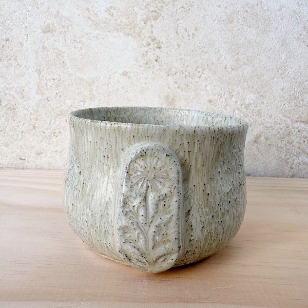 Daisy Mug in Oyster
